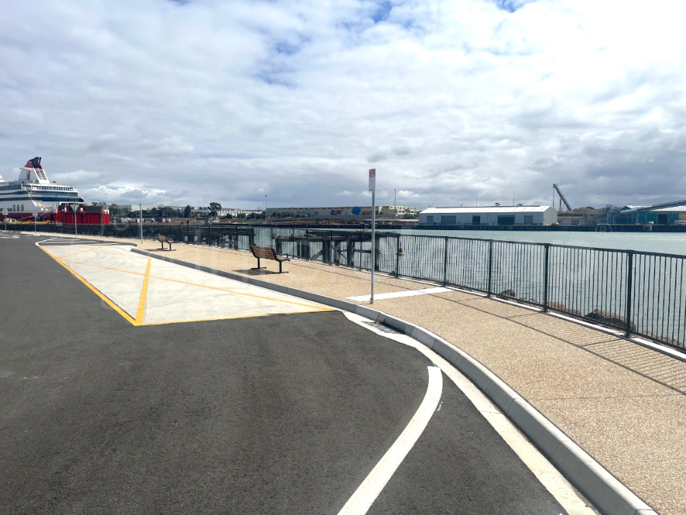 Interclamp Pedestrian powder coated key clamp barriers installed at the Port of Geelong
